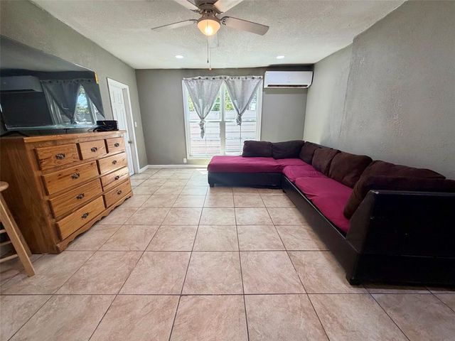 115 W Farrall Street, Shawnee, OK 74801
