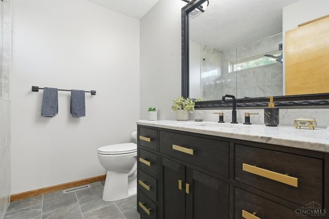 3802 Charfield Lane, Hamilton, OH 45011
