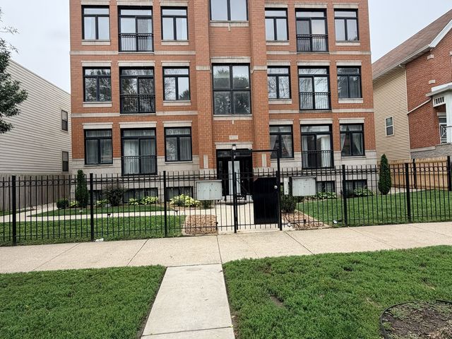 633 E Bowen Avenue 1W, Chicago, IL 60653