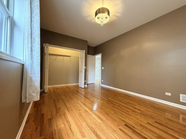 633 E Bowen Avenue 1W, Chicago, IL 60653