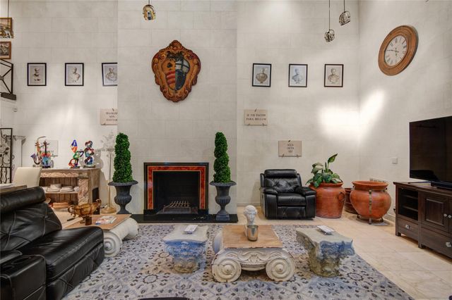 526 Bolton Place, Houston, TX 77024