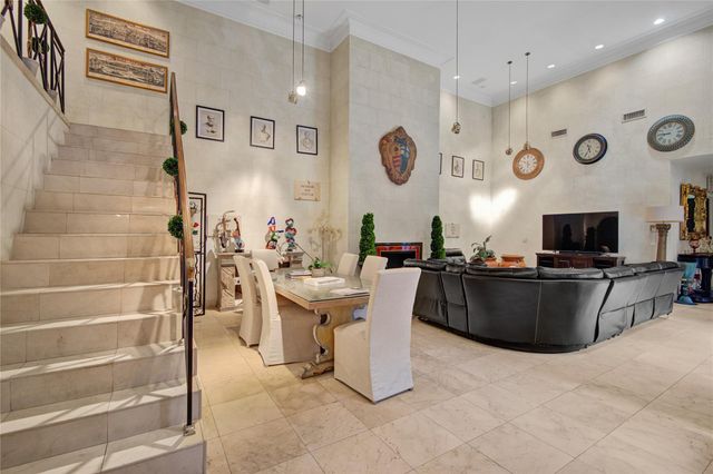 526 Bolton Place, Houston, TX 77024