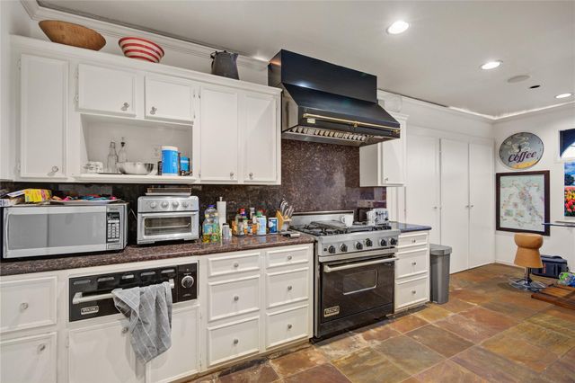 526 Bolton Place, Houston, TX 77024