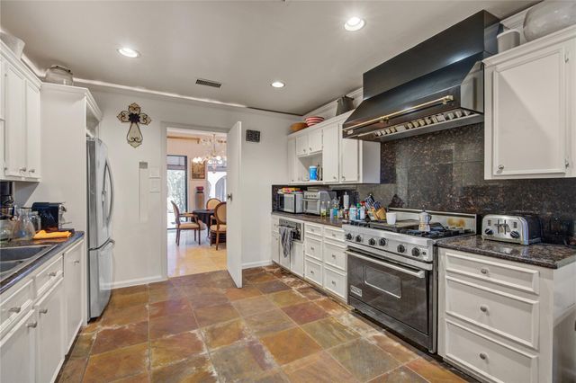 526 Bolton Place, Houston, TX 77024