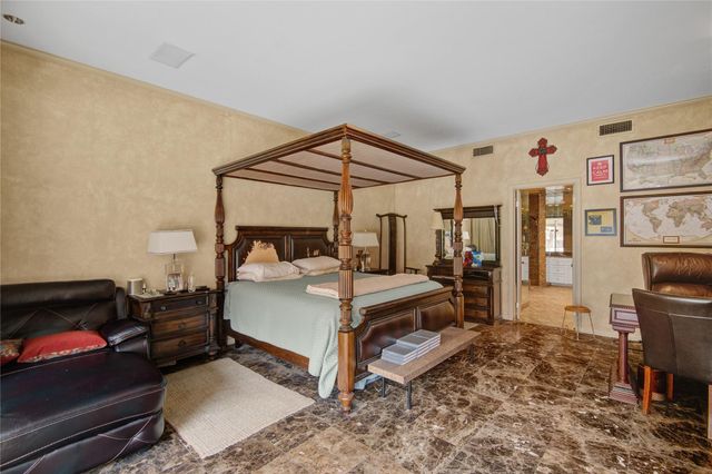 526 Bolton Place, Houston, TX 77024