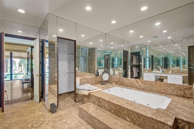 526 Bolton Place, Houston, TX 77024