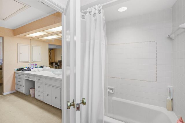 526 Bolton Place, Houston, TX 77024