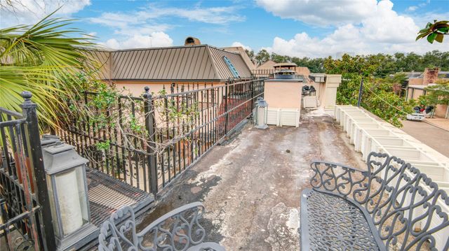 526 Bolton Place, Houston, TX 77024