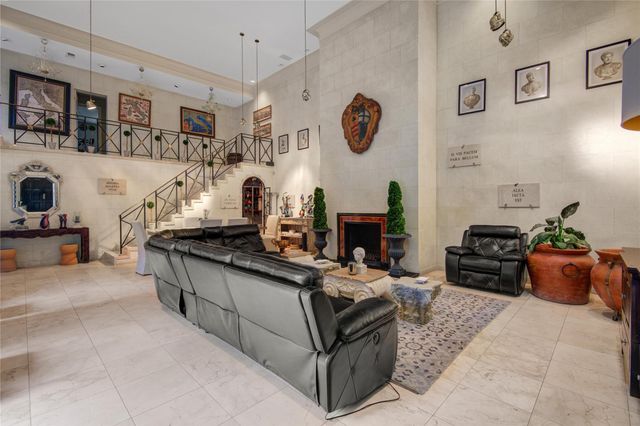 526 Bolton Place, Houston, TX 77024