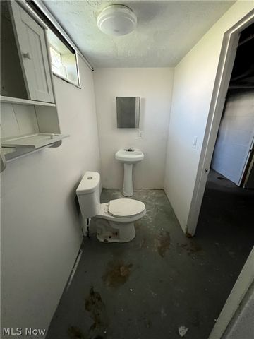 11705 Farringdon, Cleveland, OH 44105