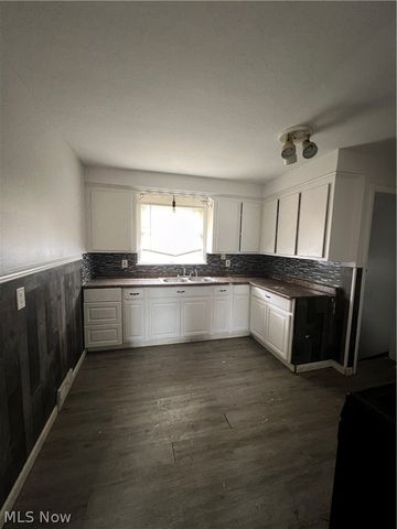 11705 Farringdon, Cleveland, OH 44105