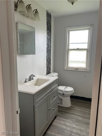 11705 Farringdon, Cleveland, OH 44105