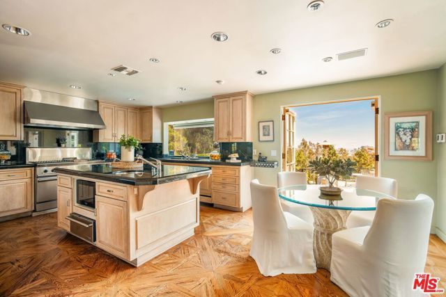 10820 Ambazac Way, Los Angeles, CA 90077