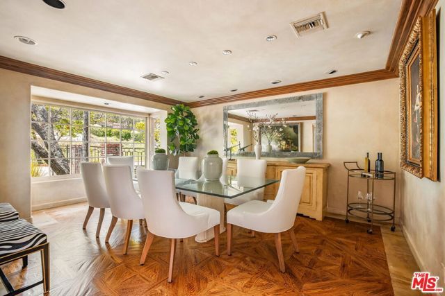 10820 Ambazac Way, Los Angeles, CA 90077