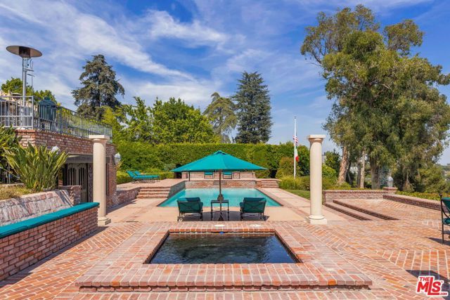 10820 Ambazac Way, Los Angeles, CA 90077