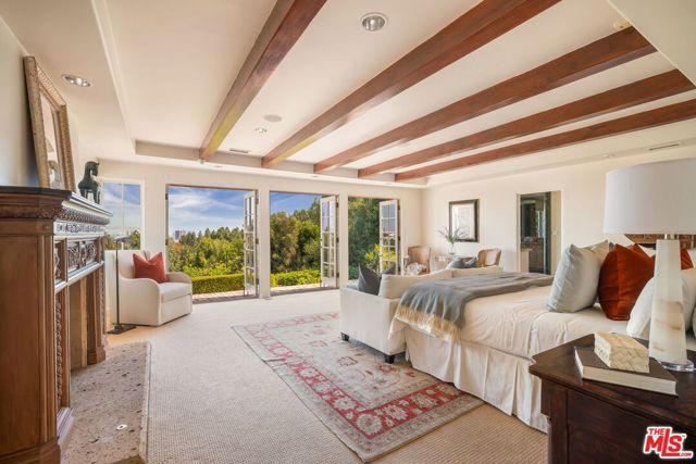 10820 Ambazac Way, Los Angeles, CA 90077