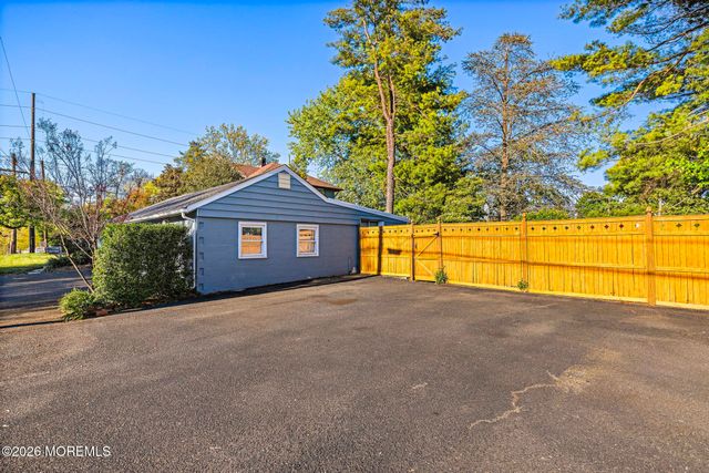 140 Leonardville Road, Belford, NJ 07718