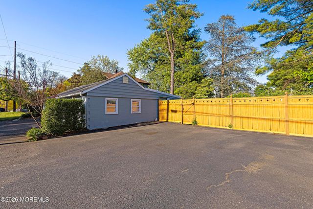 140 Leonardville Road, Belford, NJ 07718