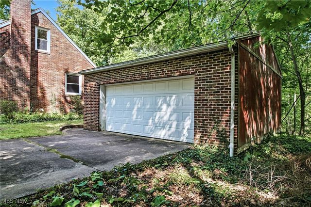 4957 S Raccoon Road, Canfield, OH 44406