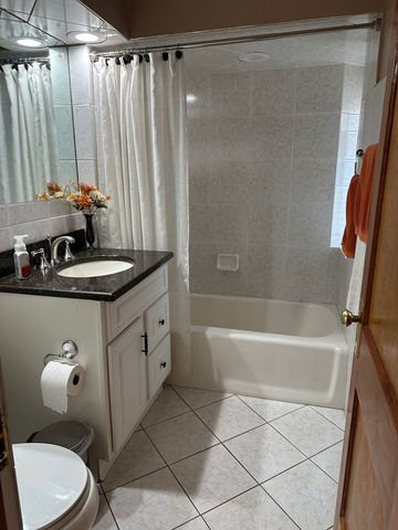 192 Waubansee Road, Riverside, IL 60546