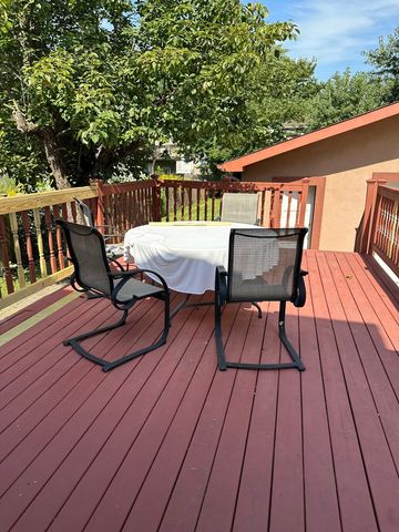 192 Waubansee Road, Riverside, IL 60546