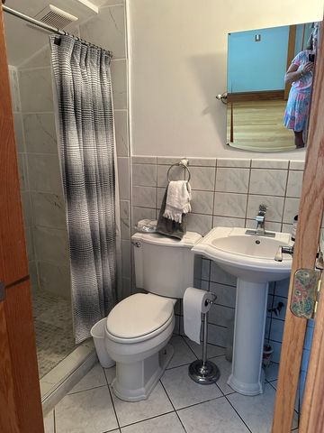 192 Waubansee Road, Riverside, IL 60546