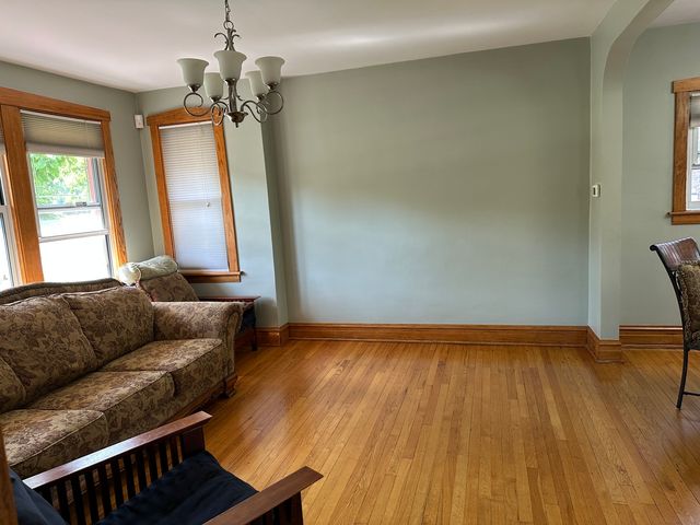 192 Waubansee Road, Riverside, IL 60546