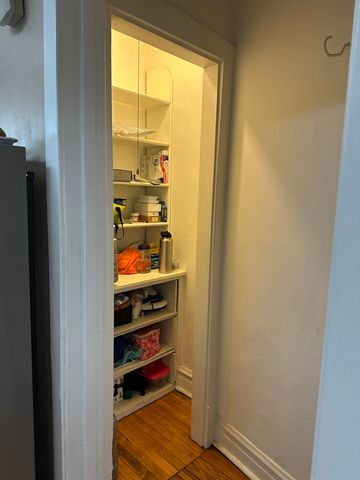 192 Waubansee Road, Riverside, IL 60546