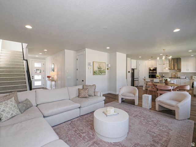 88 S KEAKI WOOD, Vineyard, UT 84059