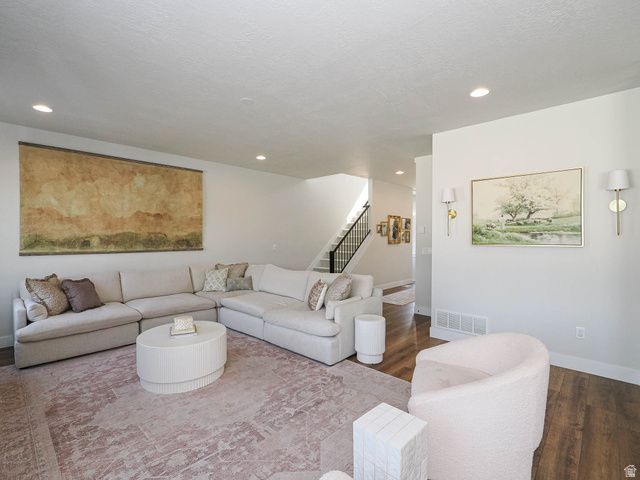 88 S KEAKI WOOD, Vineyard, UT 84059