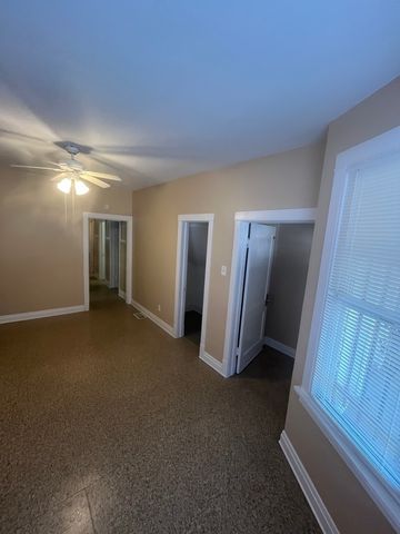 8220 S South Shore Drive, Chicago, IL 60617