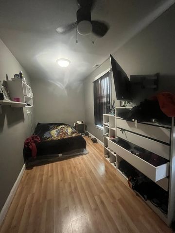 8220 S South Shore Drive, Chicago, IL 60617