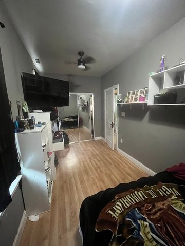 8220 S South Shore Drive, Chicago, IL 60617