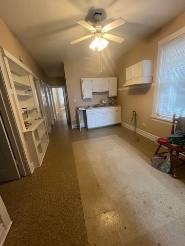 8220 S South Shore Drive, Chicago, IL 60617