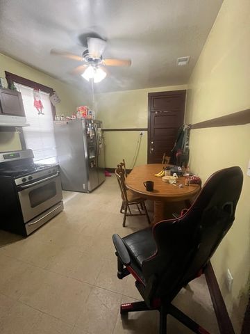 8220 S South Shore Drive, Chicago, IL 60617