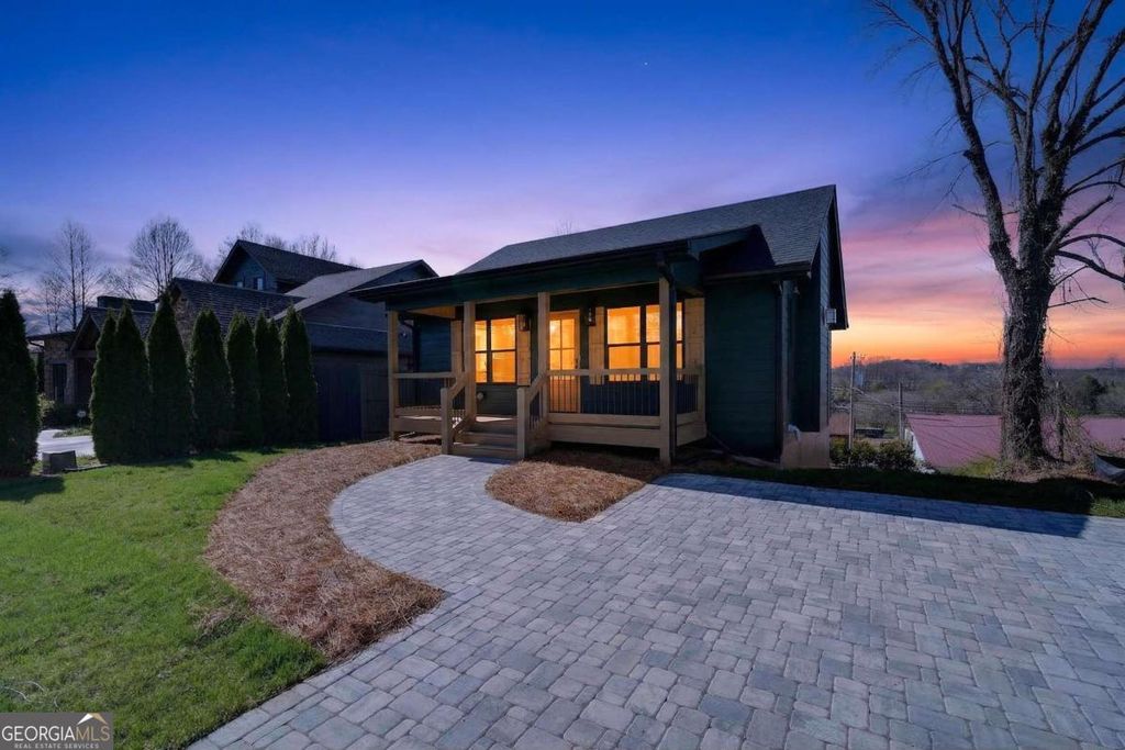 318 E Second Street, Blue Ridge, GA 30513