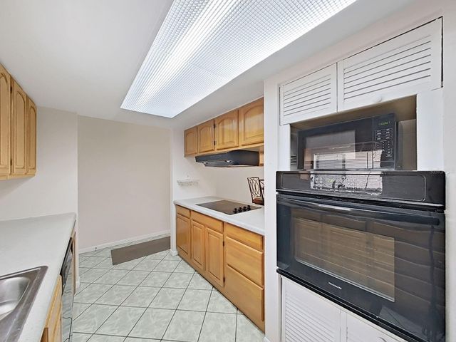 8608 CATTAIL DRIVE 4, Temple Terrace, FL 33637