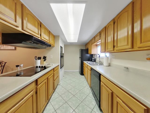 8608 CATTAIL DRIVE 4, Temple Terrace, FL 33637