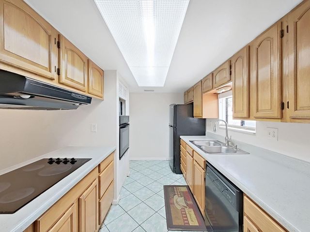 8608 CATTAIL DRIVE 4, Temple Terrace, FL 33637