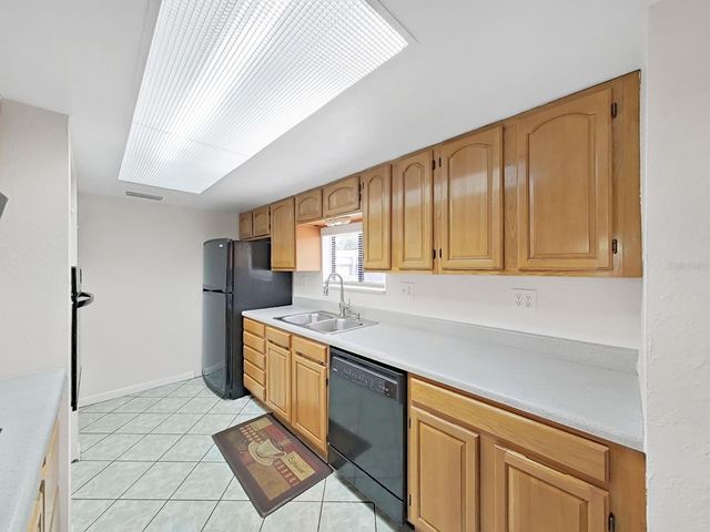 8608 CATTAIL DRIVE 4, Temple Terrace, FL 33637