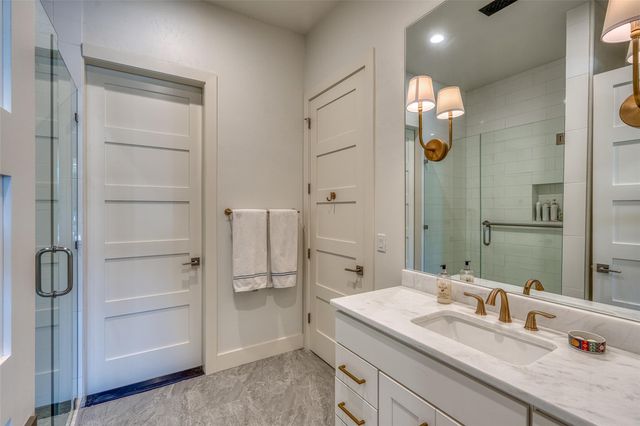 2807 Fault Line DR, Horseshoe Bay, TX 78657