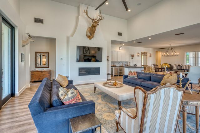 2807 Fault Line DR, Horseshoe Bay, TX 78657