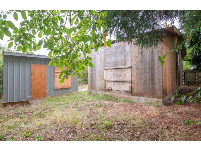 10422 Se ELLIS St, Portland, OR 97035