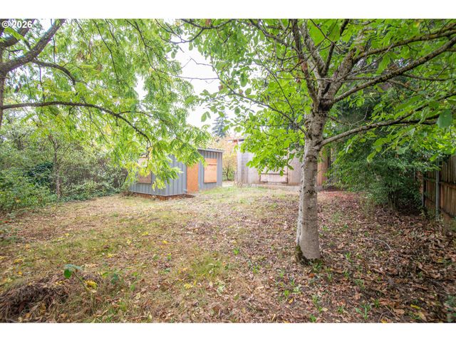 10422 Se ELLIS St, Portland, OR 97035