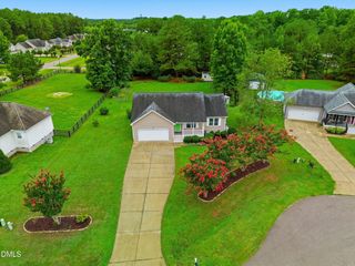 35 Hadleigh Way, Fuquay Varina, NC 27526