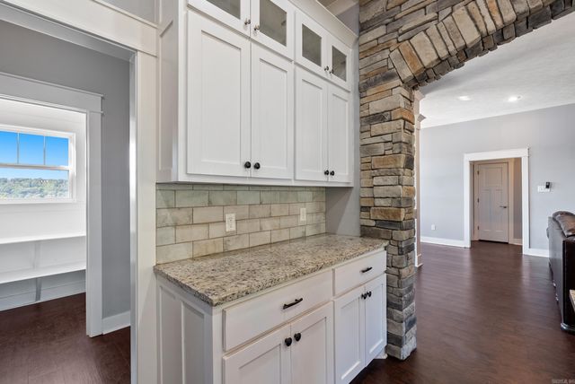 9 Castlepines Drive, Greenbrier, AR 72058