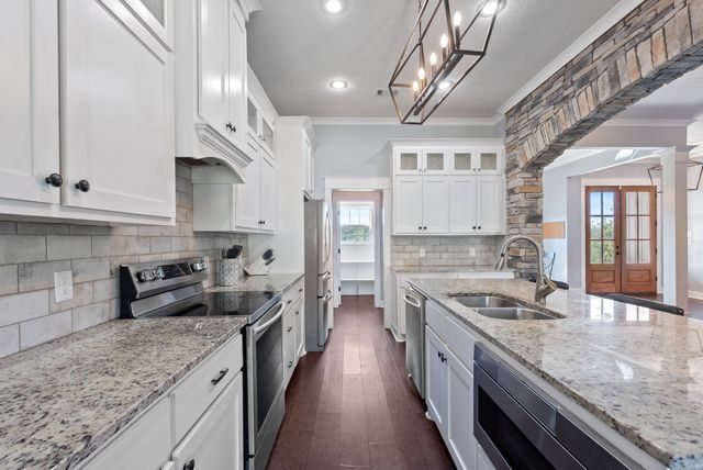 9 Castlepines Drive, Greenbrier, AR 72058