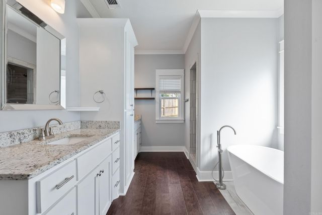 9 Castlepines Drive, Greenbrier, AR 72058