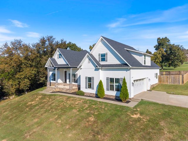 9 Castlepines Drive, Greenbrier, AR 72058