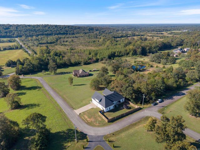 9 Castlepines Drive, Greenbrier, AR 72058